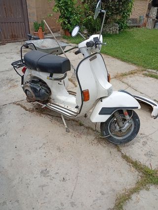 Vespa p200e