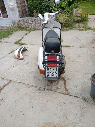Vespa p200e