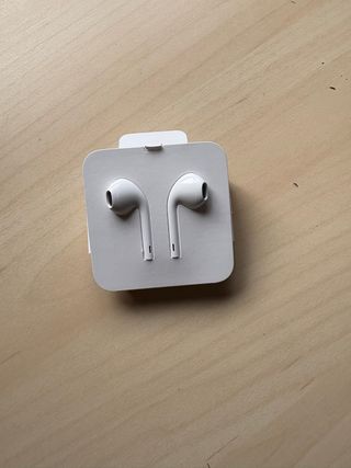 Auriculares Apple con cable Lightning