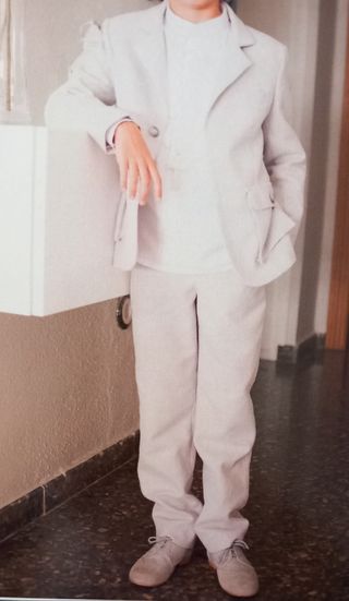 Traje comunión niño beige