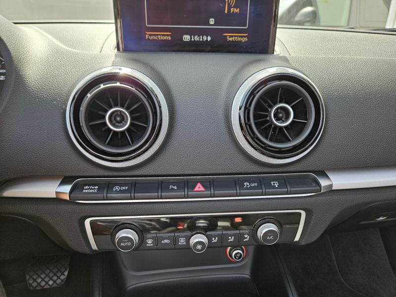 Audi A3 2015, foto 24