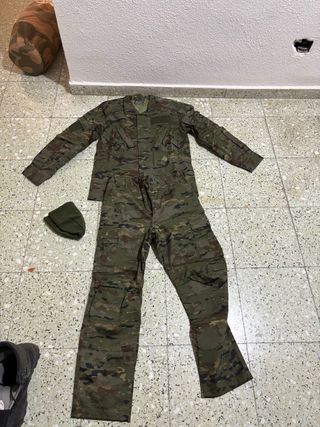 Ropa militar