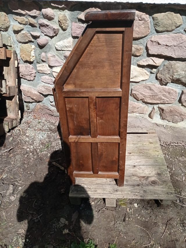Escritorio antiguo de madera