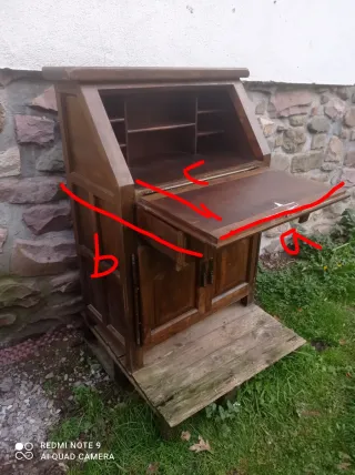 Escritorio antiguo de madera