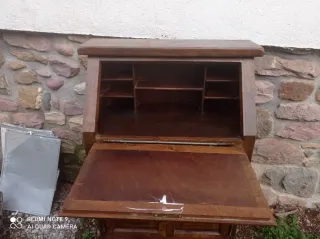 Escritorio antiguo de madera