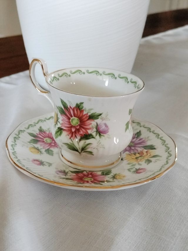 tazza Queen's england settembre