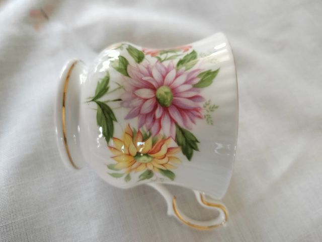 tazza Queen's england settembre