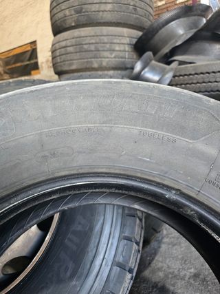 Neumático camión usado