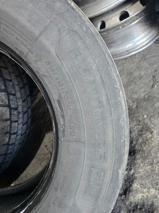 Neumático camión usado