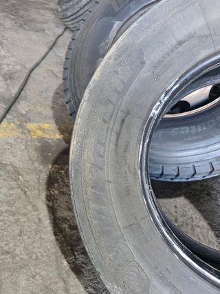 Neumático camión usado