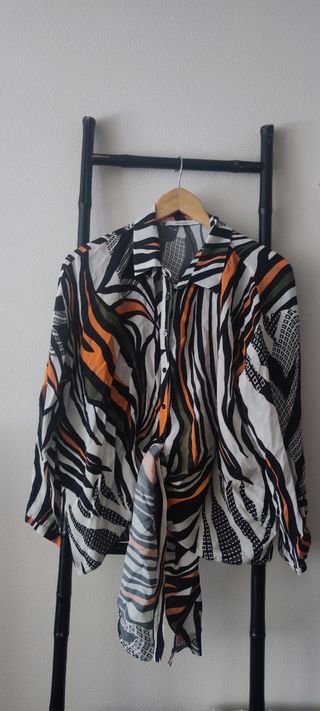 Camisa anudada Uterqüe 
