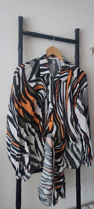 Camisa anudada Uterqüe 