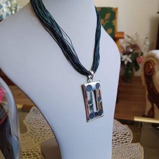 Collar metal Plata & cordon Verde Oscuro