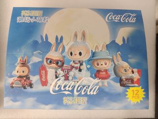 Figura Labubu colección Coca cola