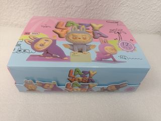 Figura Labubu colección yoga