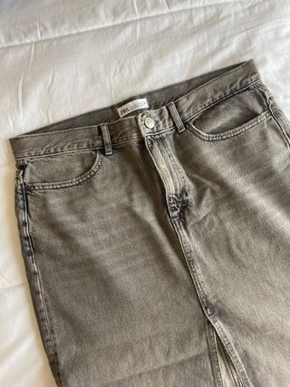 Falda midi Zara gris