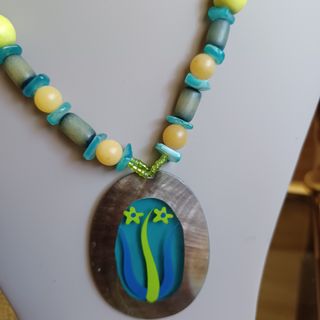 Collar madera turquesa-verde bolitas 
