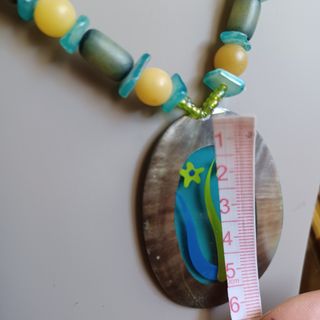 Collar madera turquesa-verde bolitas 