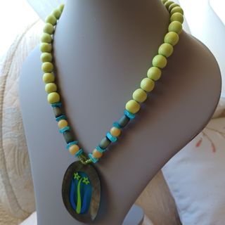 Collar madera turquesa-verde bolitas 