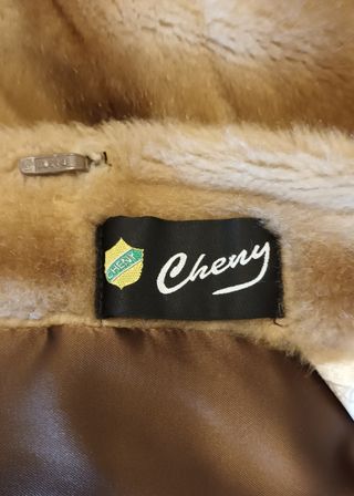 CHAQUETÓN PIEL 