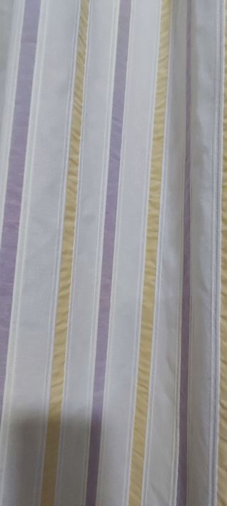 Juego de colcha y cortinas