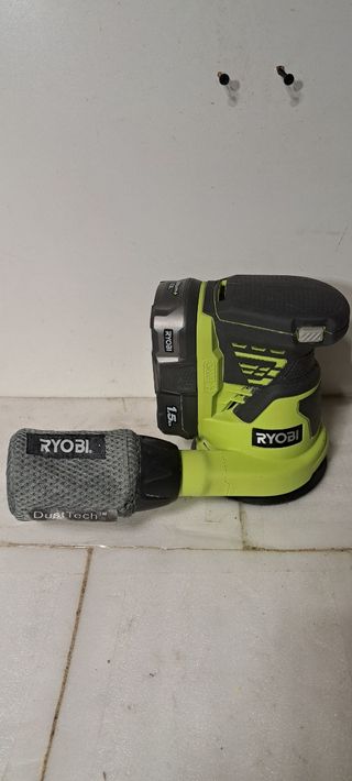 Lijadora Ryobi 18V 1.5Ah