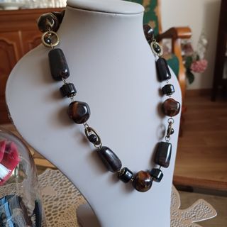 Collar piedras - marrón y negro
