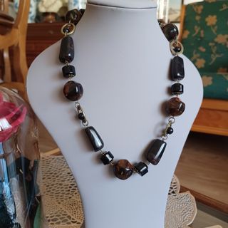 Collar piedras - marrón y negro