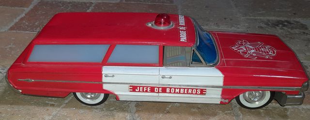 JUGUETE COCHE “JEFE DE BOMBEROS” DE RICO.