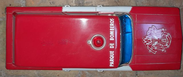 JUGUETE COCHE “JEFE DE BOMBEROS” DE RICO.