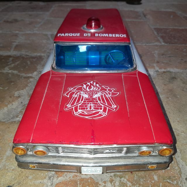 JUGUETE COCHE “JEFE DE BOMBEROS” DE RICO.