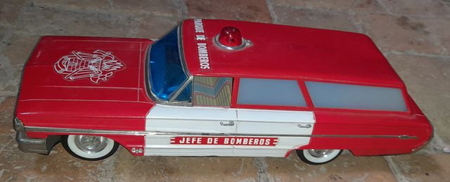 JUGUETE COCHE “JEFE DE BOMBEROS” DE RICO.