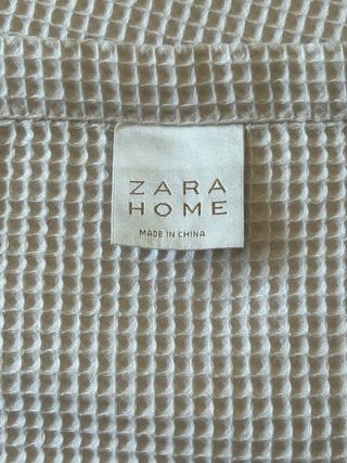 Colcha y cojin mini waffle beis cama  90/105