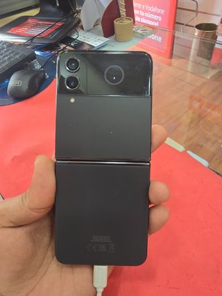 Samsung Galaxy Z Flip4 - Negro