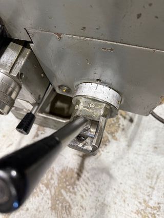 FRESADORA CORREA F1UA