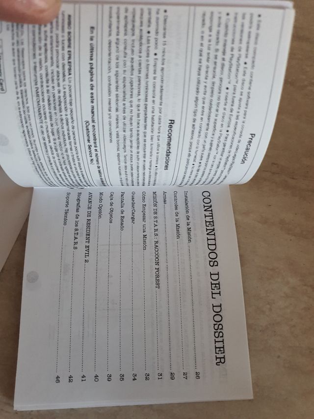 COVER E MANUALE RESIDENT EVIL D. REPRO