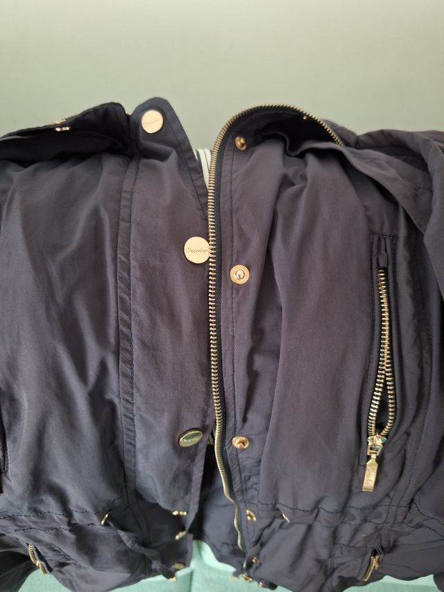 Cazadora chubasquero elegante