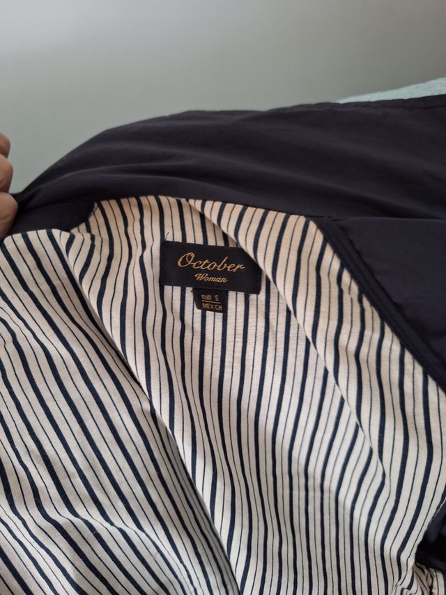 Cazadora chubasquero elegante