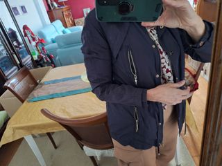 Cazadora chubasquero elegante 