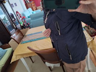 Cazadora chubasquero elegante 