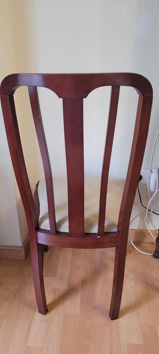 Sillas de comedor.