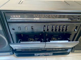 Radiocassette Sanyo BassSurround, serie C333