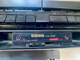 Radiocassette Sanyo BassSurround, serie C333