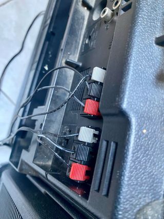 Radiocassette Sanyo BassSurround, serie C333