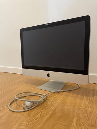 iMac 21,5" (mediados de 2010)
