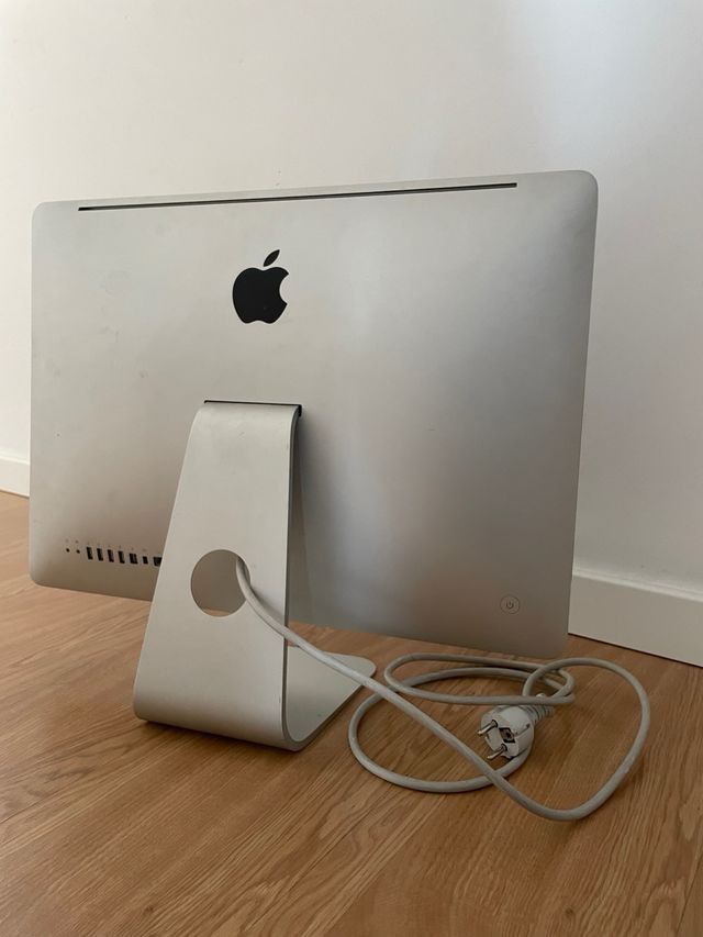 iMac 21,5" (mediados de 2010)