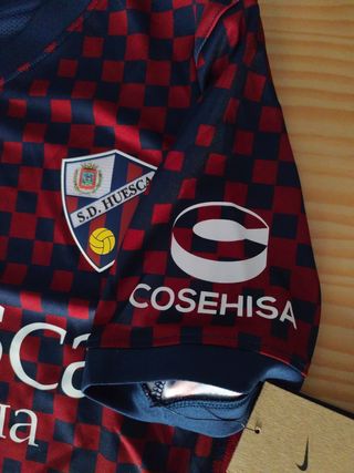 Camiseta SDHuesca nueva con etiqueta 