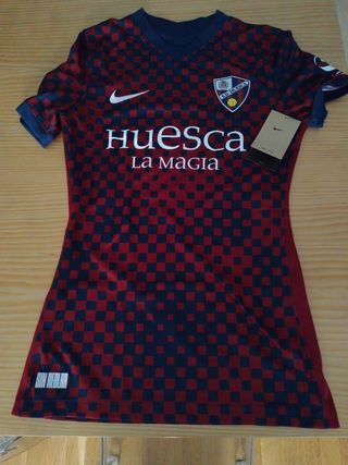 Camiseta SDHuesca nueva con etiqueta 