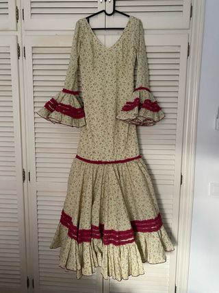 Traje Flamenca beige y buganvilla