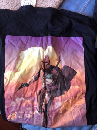 Camiseta Mandalorian Pull&Bear - Talla L